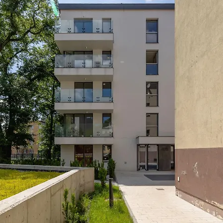 Apartment Klimatyzowane W Centrum Krakowa Z Parkingiem I Biurkiem By Renters Prestige *