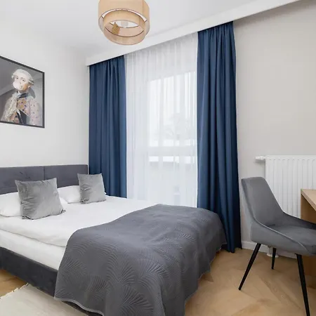 Apartment Klimatyzowane W Centrum Krakowa Z Parkingiem I Biurkiem By Renters Prestige Krakau