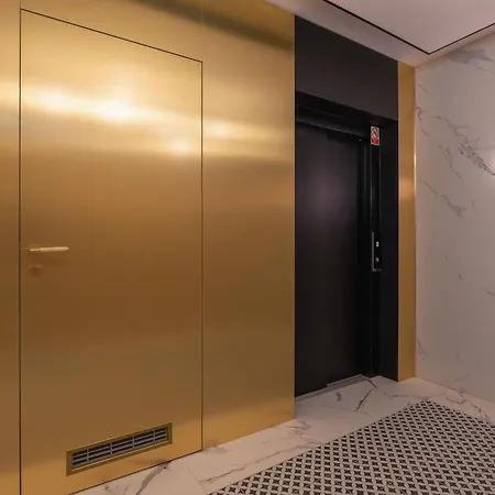 Klimatyzowany W Centrum Krakowa Z Parkingiem I Biurkiem By Renters Prestige