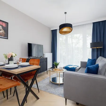 Klimatyzowany W Centrum Krakowa Z Parkingiem I Biurkiem By Renters Prestige Apartment