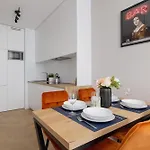 Appartamento Klimatyzowany W Centrum Krakowa Z Parkingiem I Biurkiem By Renters Prestige *