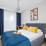 Klimatyzowany W Centrum Krakowa Z Parkingiem I Biurkiem By Renters Prestige Appartamento